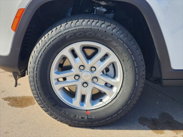 2025 Jeep Grand Cherokee GRAND CHEROKEE LAREDO 4X2