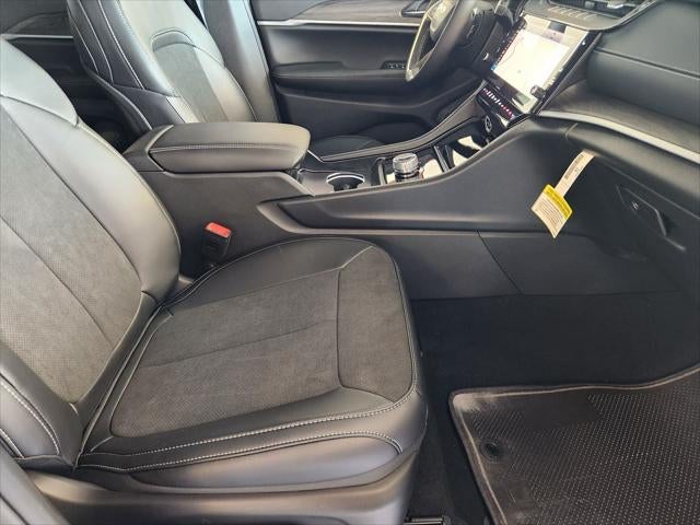 2026 Jeep Grand Cherokee GRAND CHEROKEE LAREDO ALTITUDE 4X2