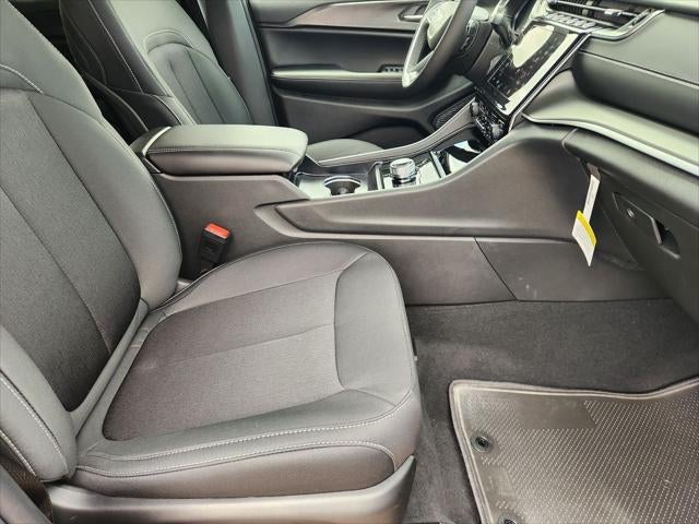 2026 Jeep Grand Cherokee GRAND CHEROKEE LAREDO X 4X4