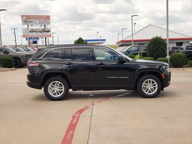 2026 Jeep Grand Cherokee GRAND CHEROKEE LAREDO X 4X4