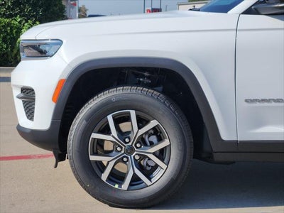 2027 Jeep Grand Cherokee GRAND CHEROKEE LAREDO 4X4