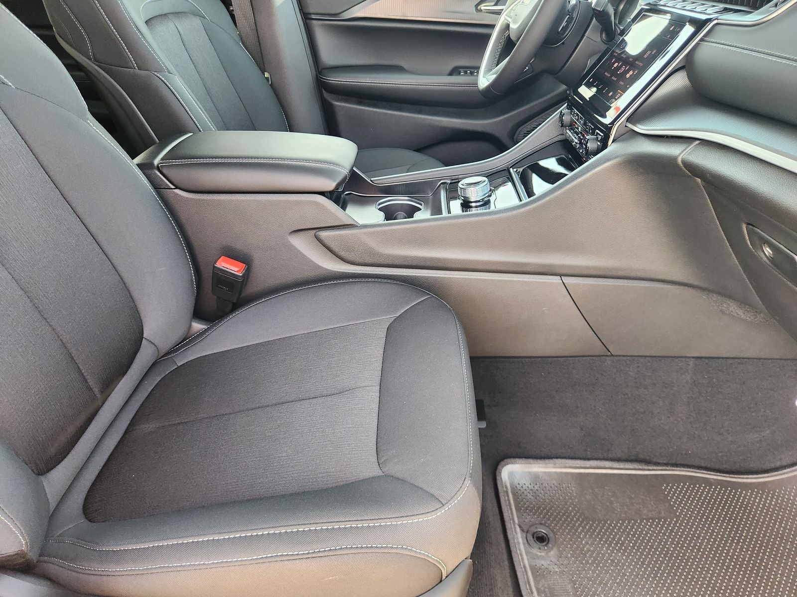2026 Jeep Grand Cherokee GRAND CHEROKEE L LAREDO X 4X2