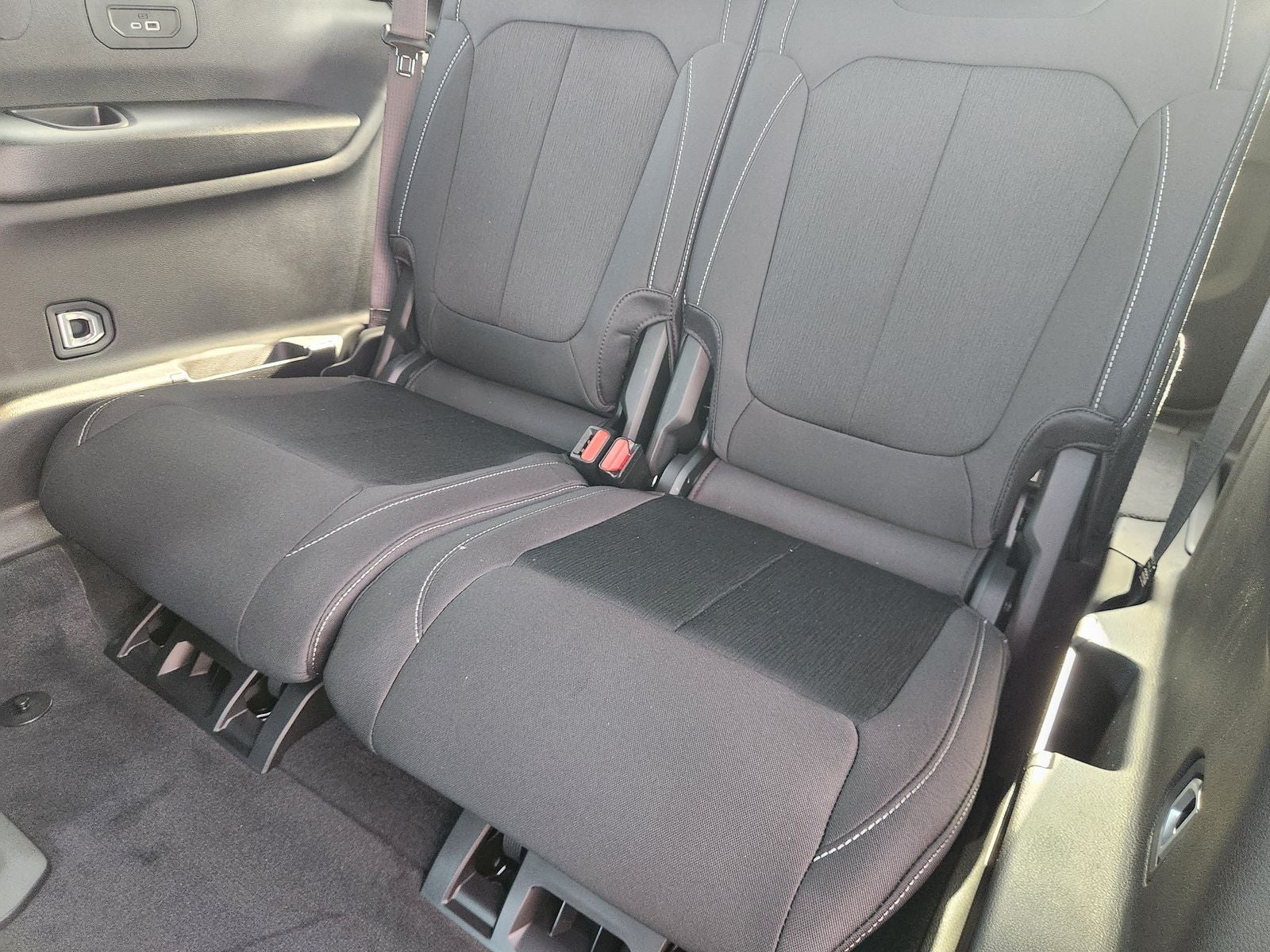 2026 Jeep Grand Cherokee GRAND CHEROKEE L LAREDO X 4X2