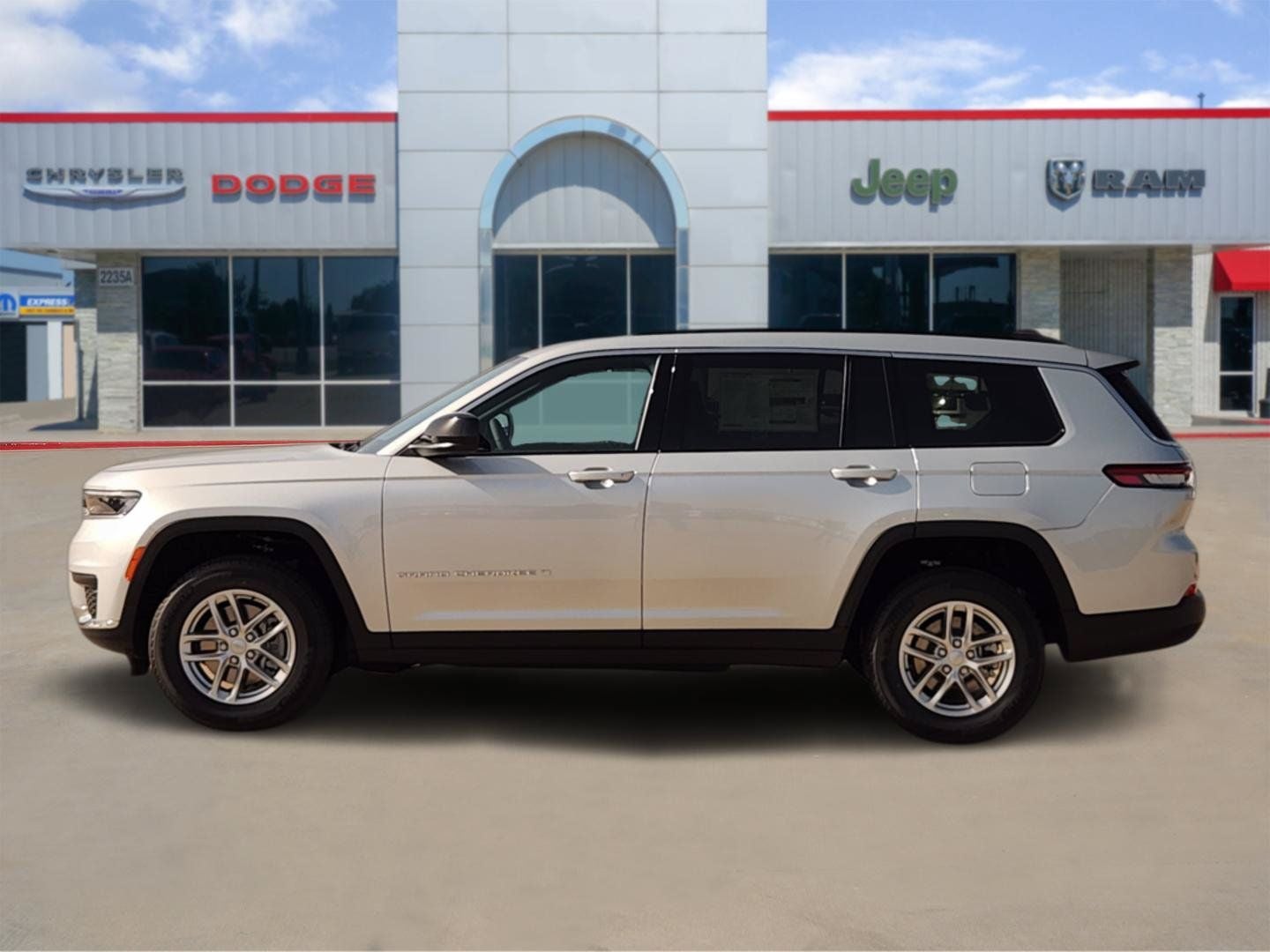 2026 Jeep Grand Cherokee GRAND CHEROKEE L LAREDO X 4X2