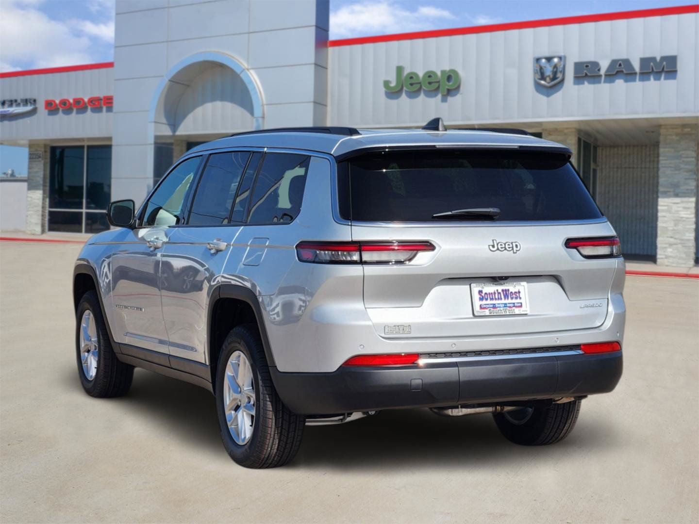 2026 Jeep Grand Cherokee GRAND CHEROKEE L LAREDO X 4X2