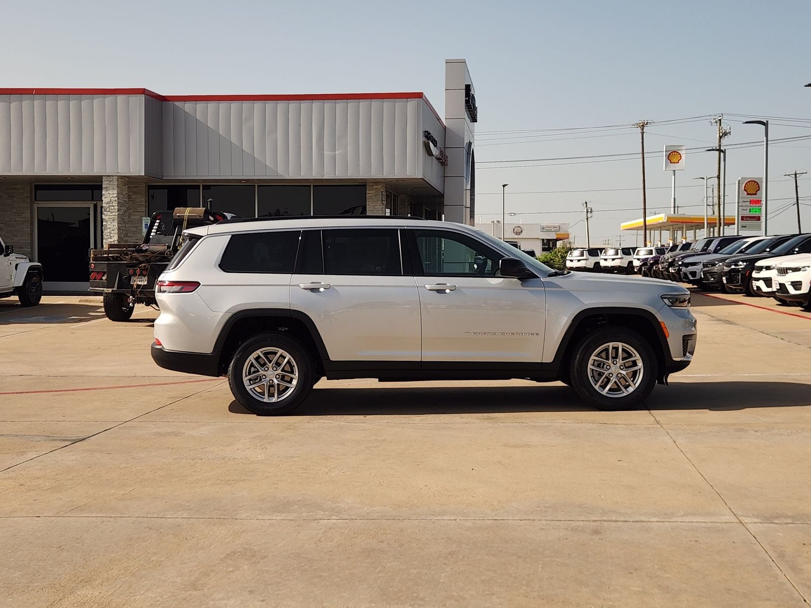 2026 Jeep Grand Cherokee GRAND CHEROKEE L LAREDO X 4X2