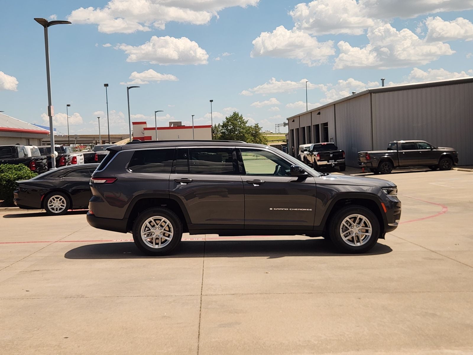 2026 Jeep Grand Cherokee GRAND CHEROKEE L LAREDO 4X2