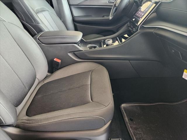 2026 Jeep Grand Cherokee GRAND CHEROKEE L LAREDO 4X2