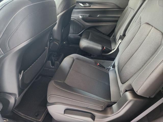 2026 Jeep Grand Cherokee GRAND CHEROKEE L LAREDO 4X2
