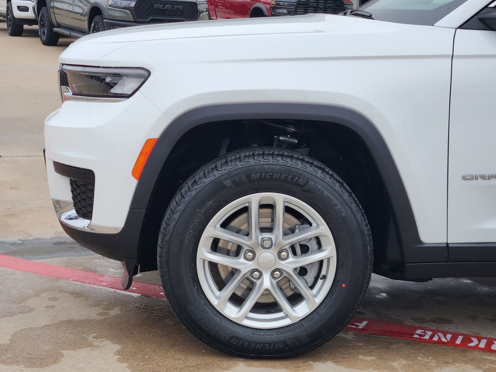 2025 Jeep Grand Cherokee GRAND CHEROKEE L LAREDO X 4X4