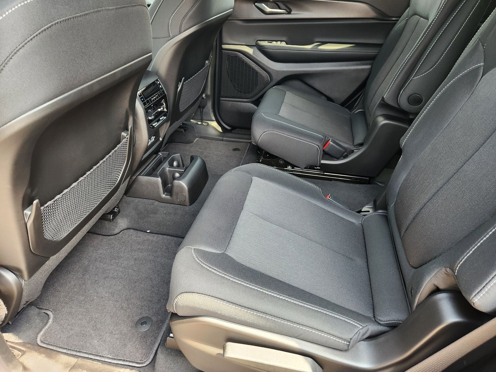 2025 Jeep Grand Cherokee GRAND CHEROKEE L LAREDO X 4X4