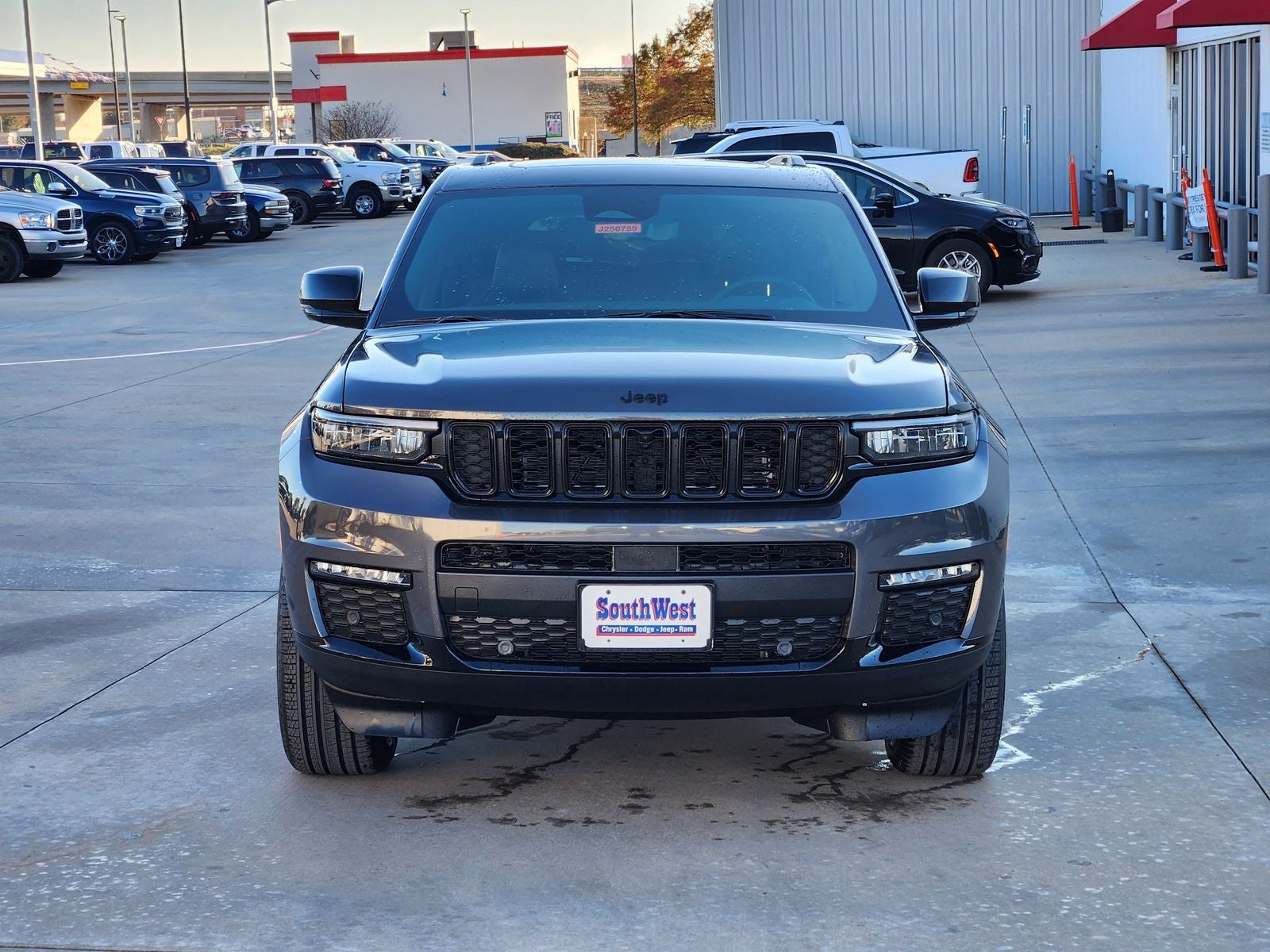 2025 Jeep Grand Cherokee GRAND CHEROKEE L LIMITED 4X4