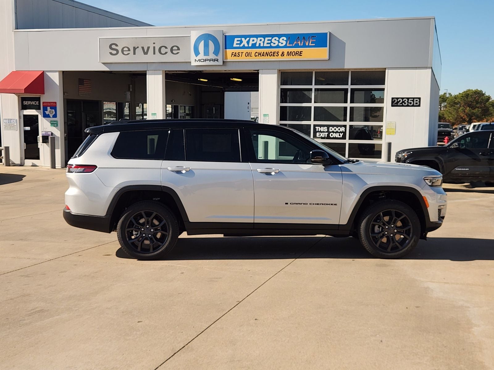 2025 Jeep Grand Cherokee GRAND CHEROKEE L LIMITED 4X4