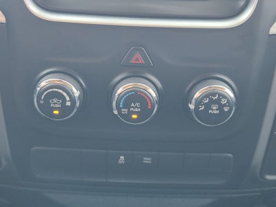2022 RAM 1500 Classic SLT Crew Cab 4x4 5'7' Box