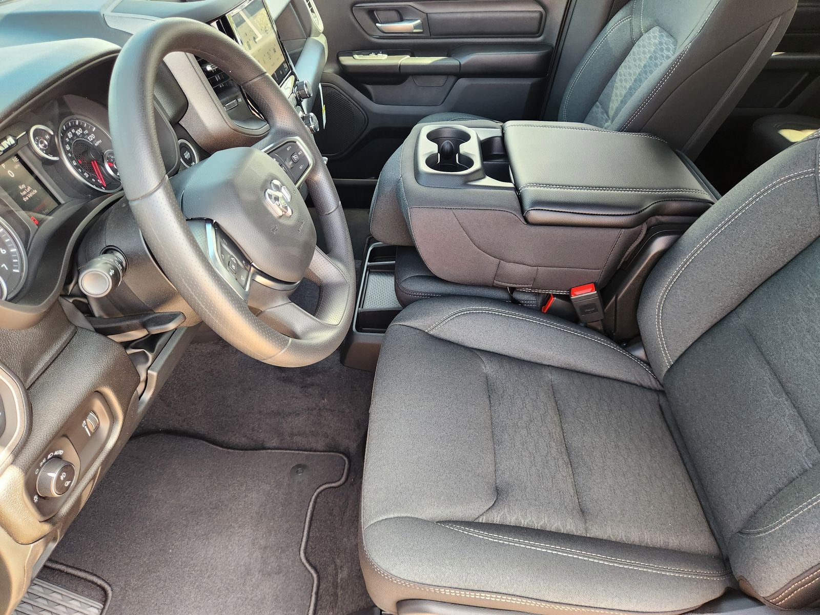 2026 RAM Ram 1500 RAM 1500 EXPRESS CREW CAB 4X2 5'7' BOX