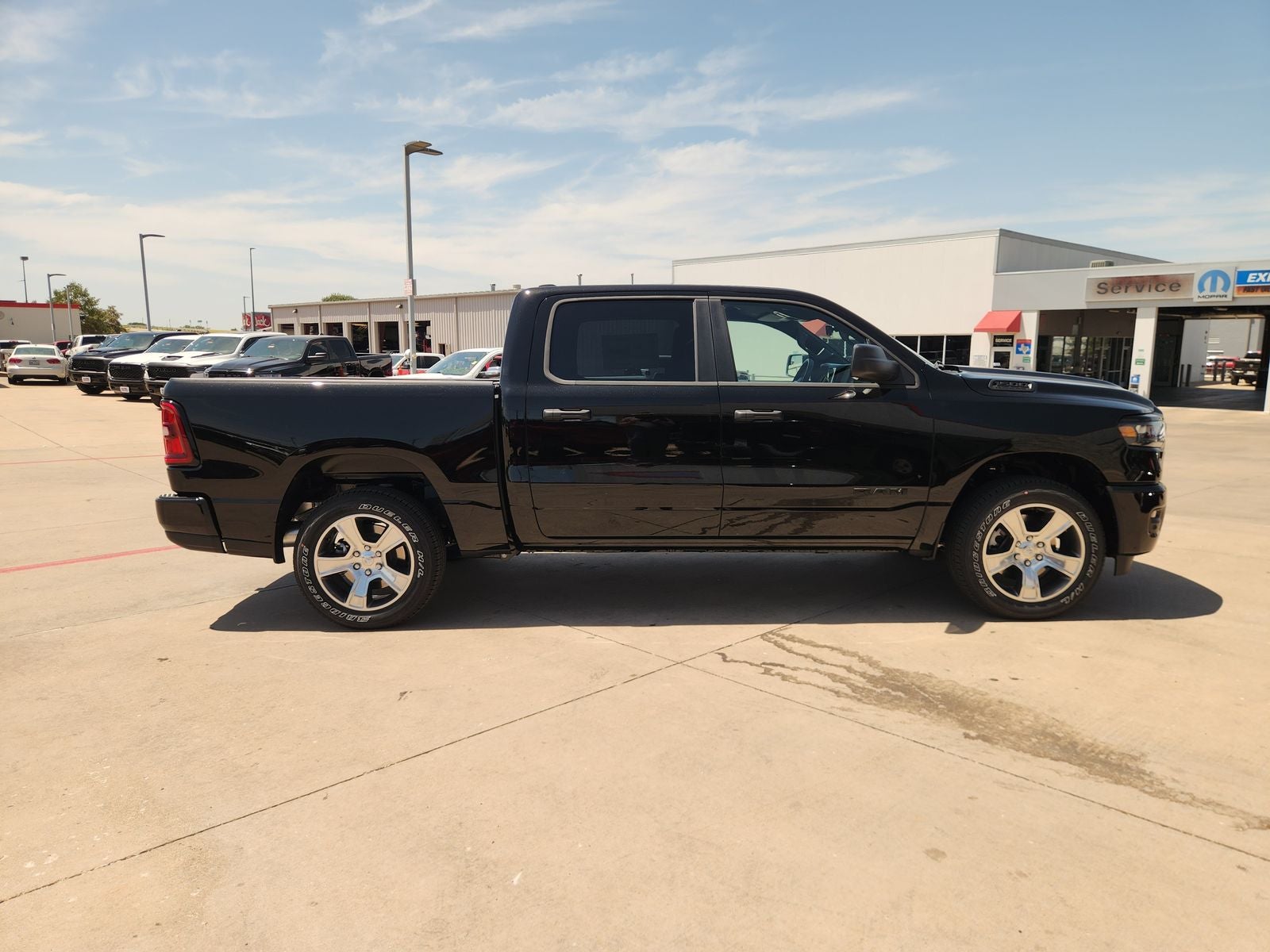 2026 RAM Ram 1500 RAM 1500 EXPRESS CREW CAB 4X2 5'7' BOX