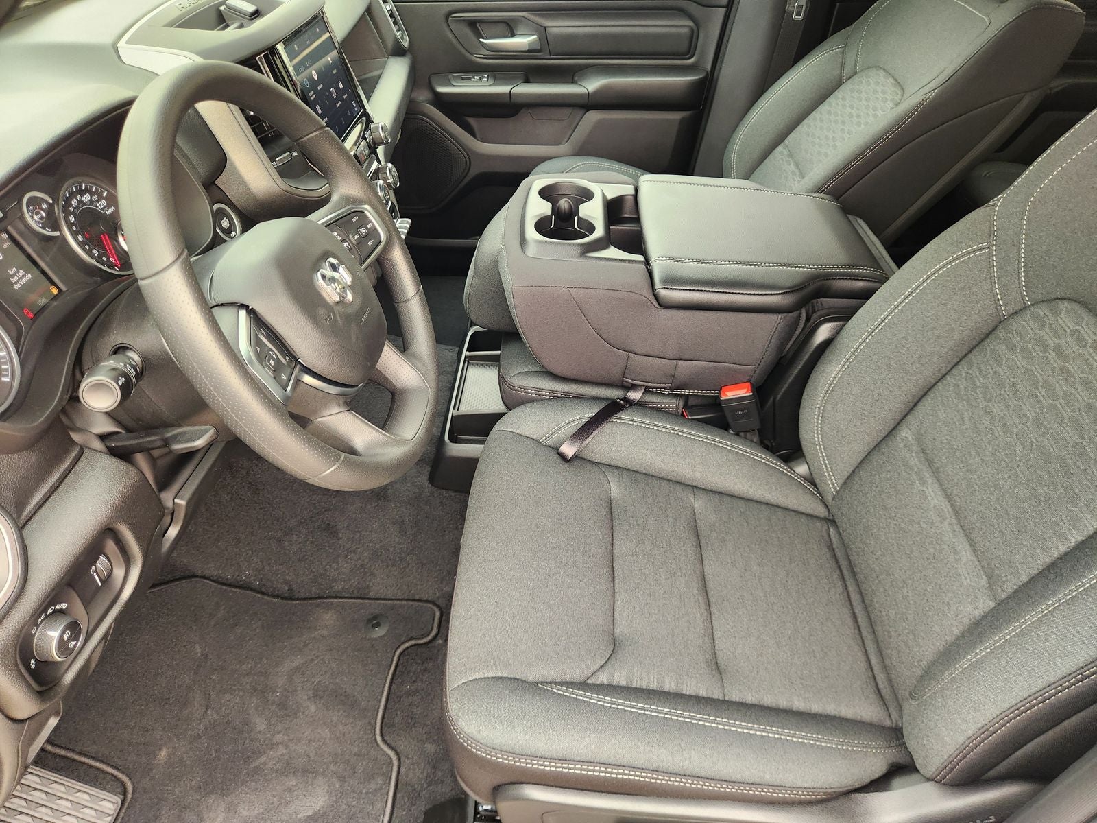 2026 RAM Ram 1500 RAM 1500 EXPRESS CREW CAB 4X2 5'7' BOX