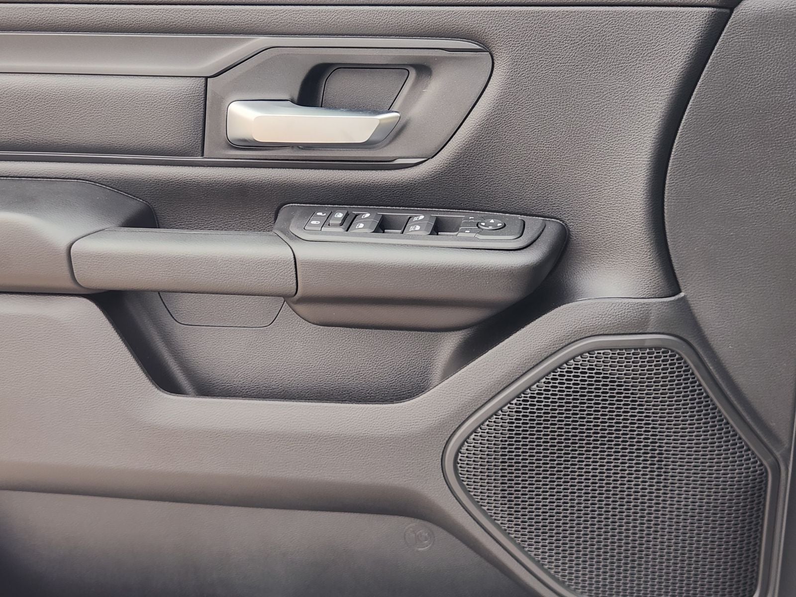 2026 RAM Ram 1500 RAM 1500 EXPRESS CREW CAB 4X2 5'7' BOX