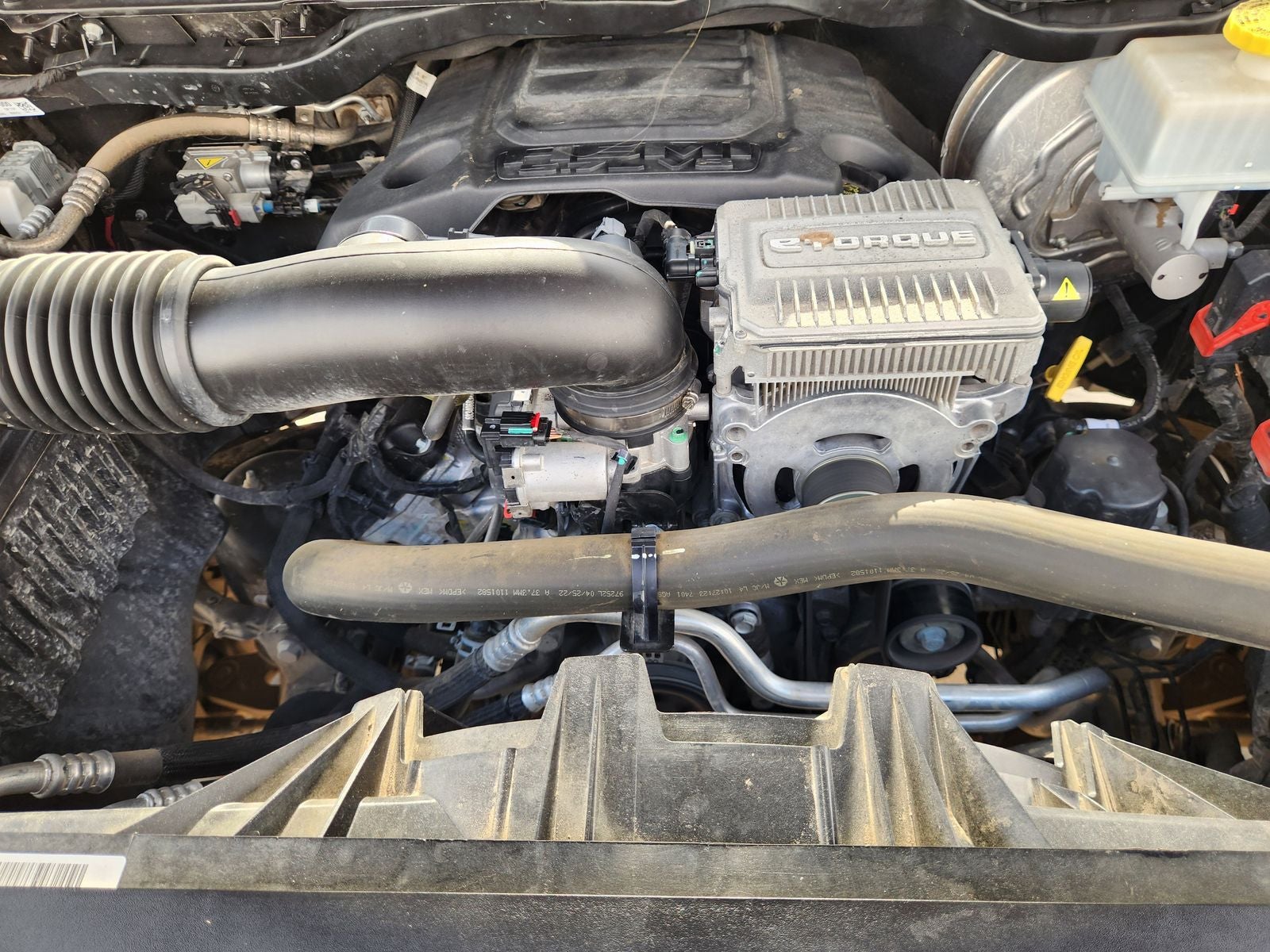2022 RAM Ram 1500 Laramie Crew Cab 4x2 5'7' Box