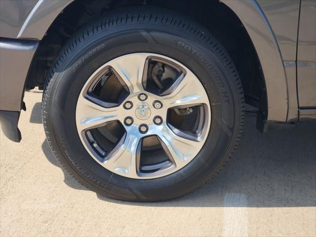 2022 RAM Ram 1500 Laramie Crew Cab 4x2 5'7' Box
