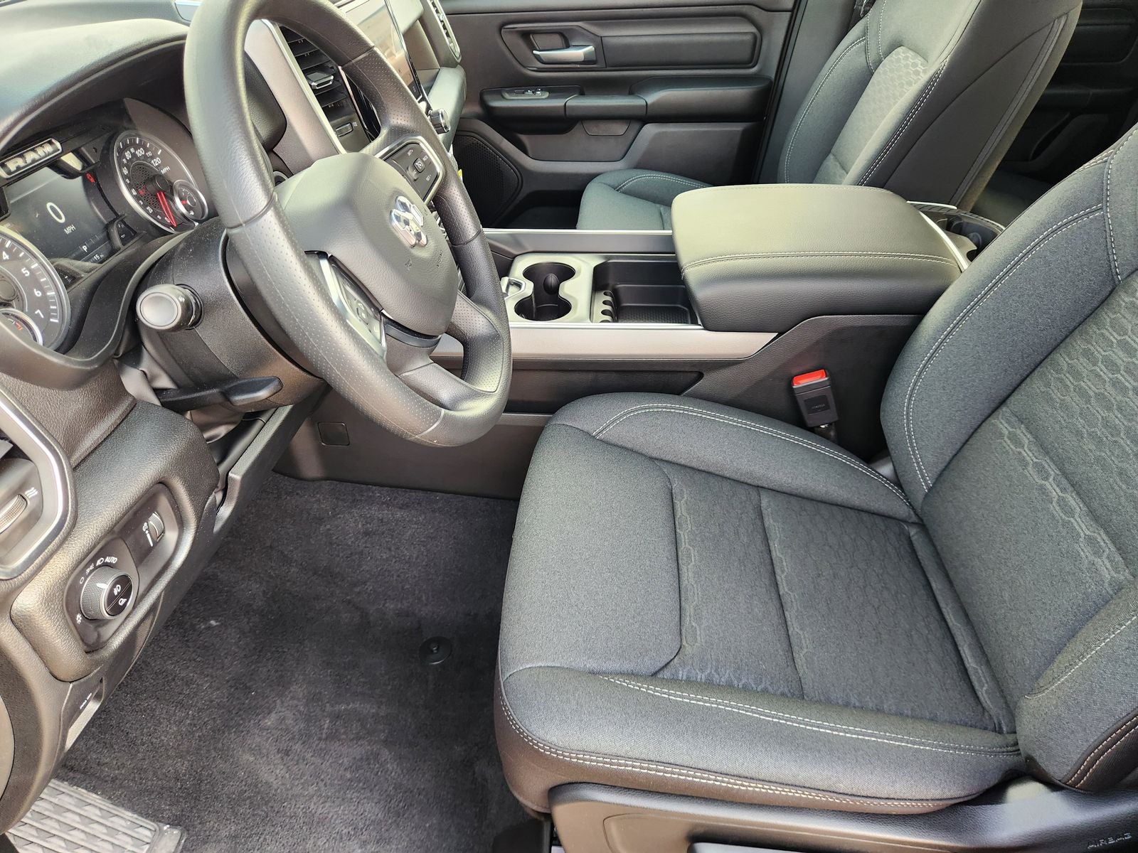 2026 RAM Ram 1500 RAM 1500 EXPRESS QUAD CAB 4X4 6'4' BOX