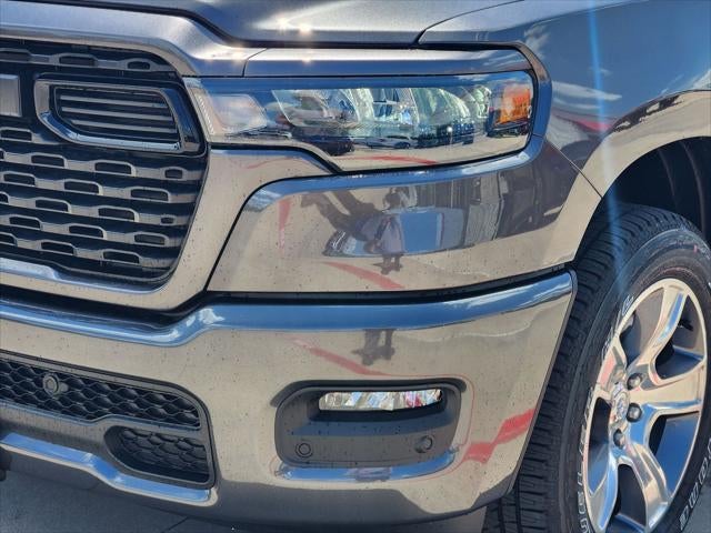 2026 RAM Ram 1500 RAM 1500 EXPRESS QUAD CAB 4X2 6'4' BOX