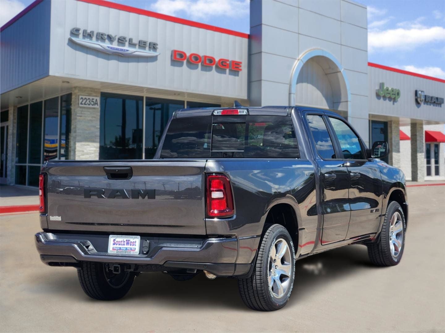 2026 RAM Ram 1500 RAM 1500 EXPRESS QUAD CAB 4X2 6'4' BOX