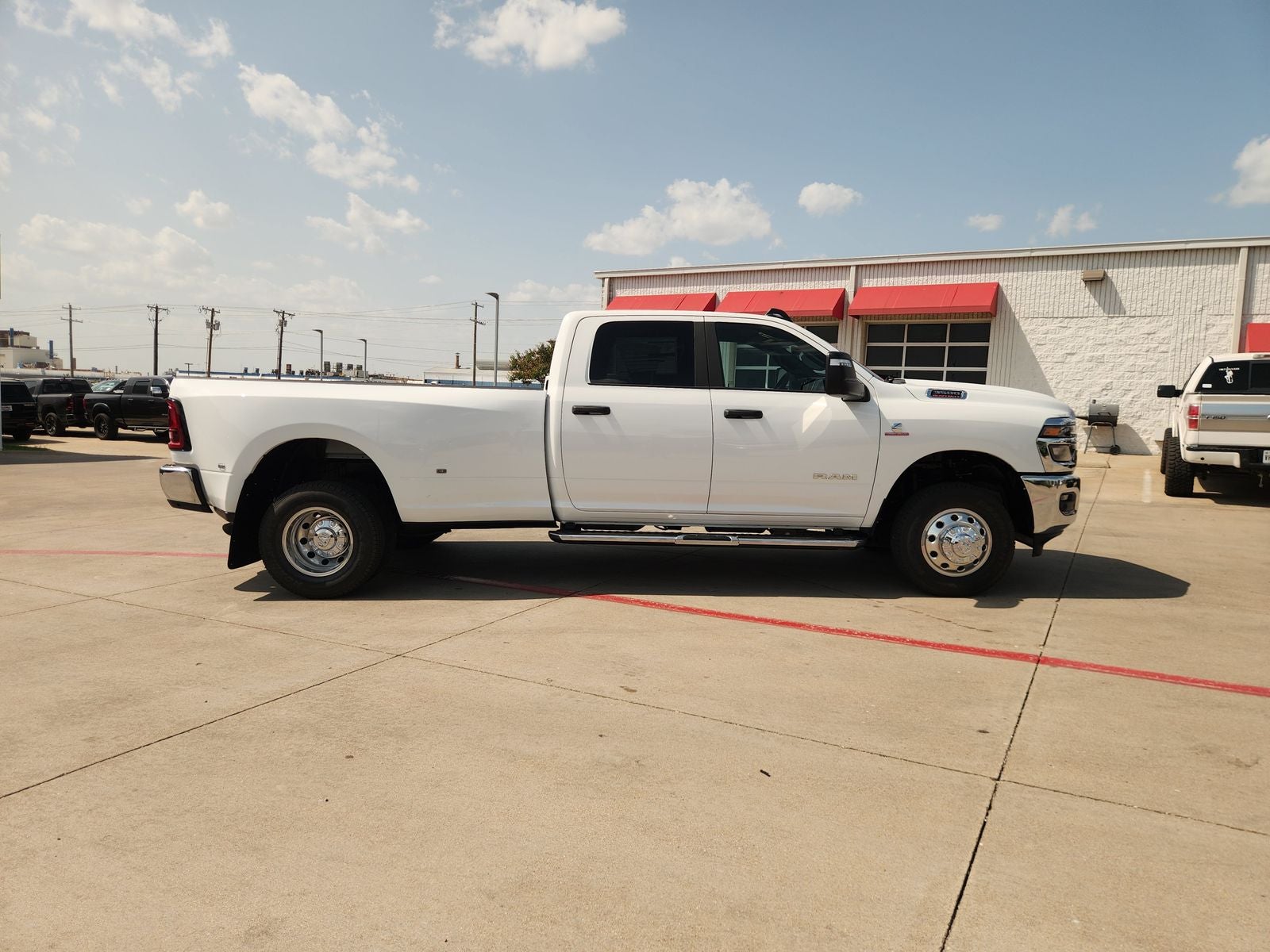 2026 RAM Ram 1500 RAM 1500 LONE STAR CREW CAB 4X4 5'7' BOX