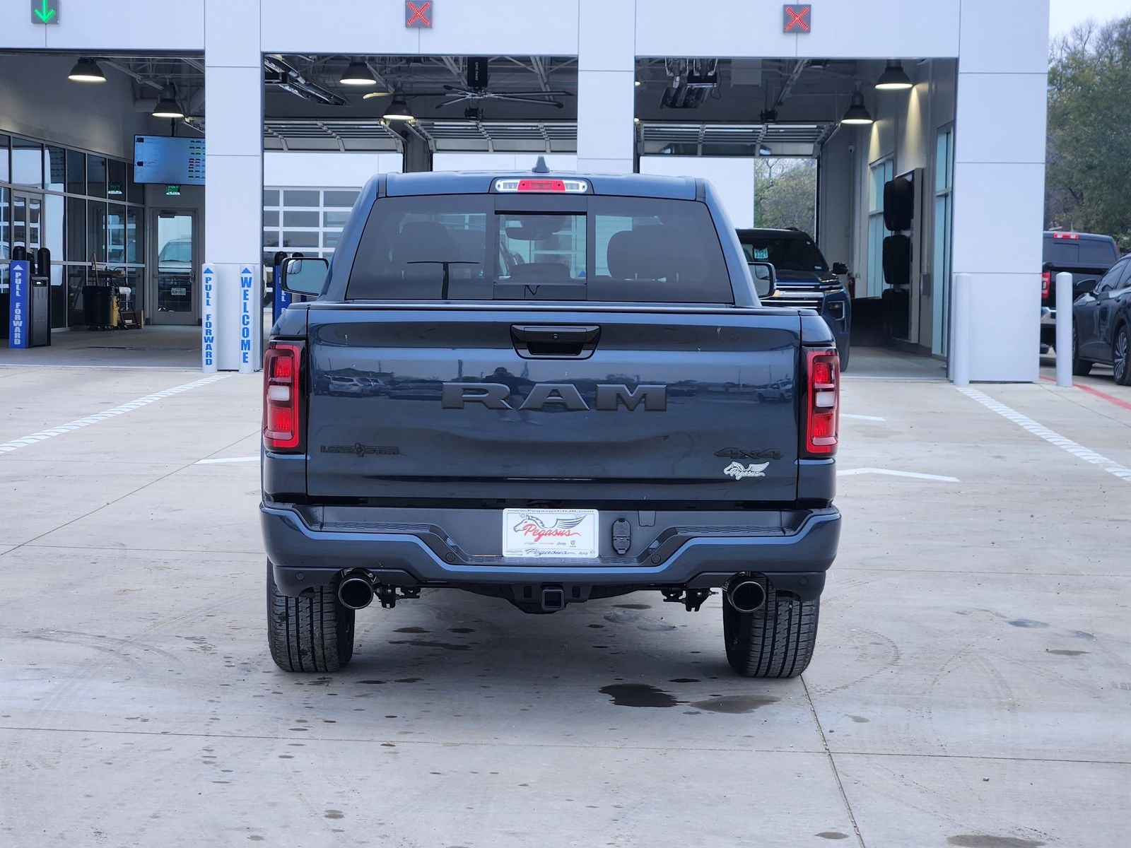 2026 RAM Ram 1500 RAM 1500 LONE STAR CREW CAB 4X4 5'7' BOX