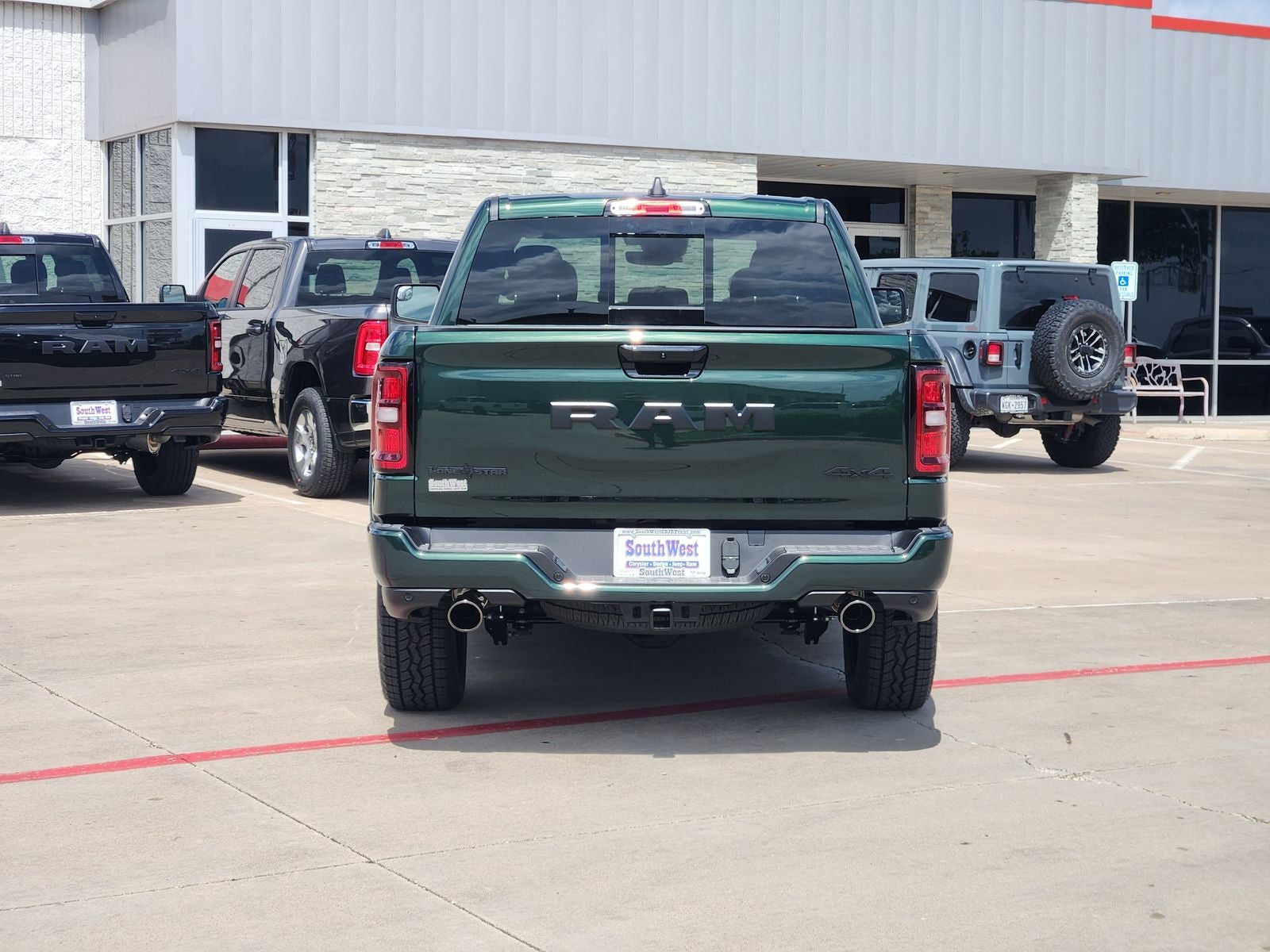 2026 RAM Ram 1500 RAM 1500 LONE STAR CREW CAB 4X4 5'7' BOX