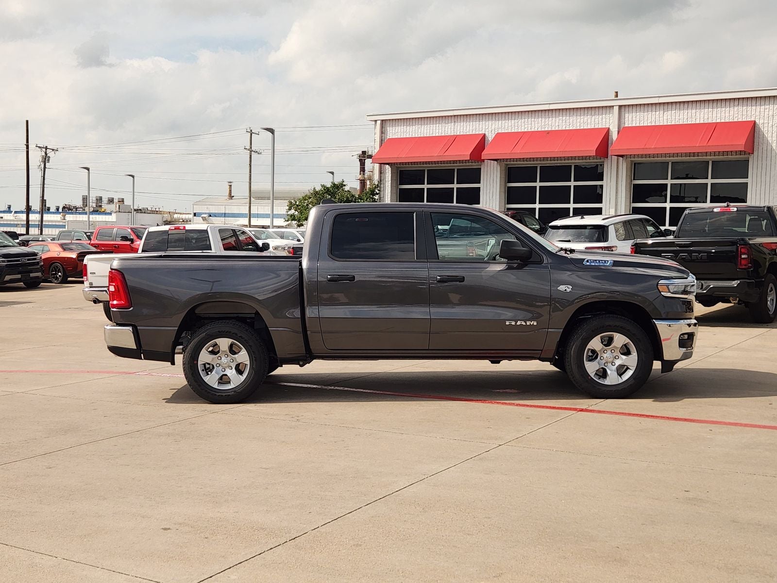 2026 RAM Ram 1500 RAM 1500 LONE STAR CREW CAB 4X4 5'7' BOX