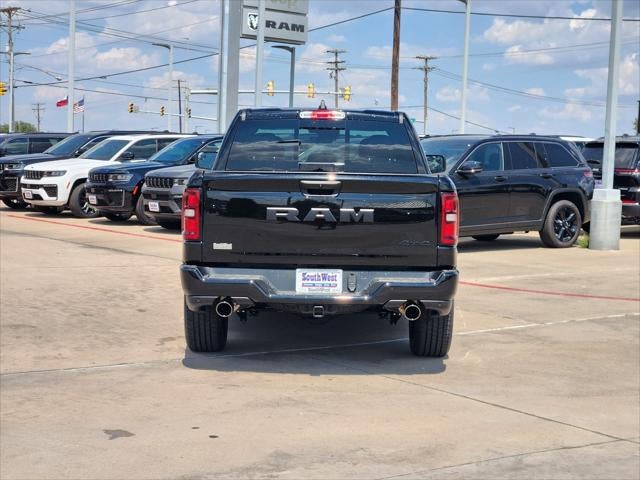 2026 RAM Ram 1500 RAM 1500 EXPRESS CREW CAB 4X4 5'7' BOX