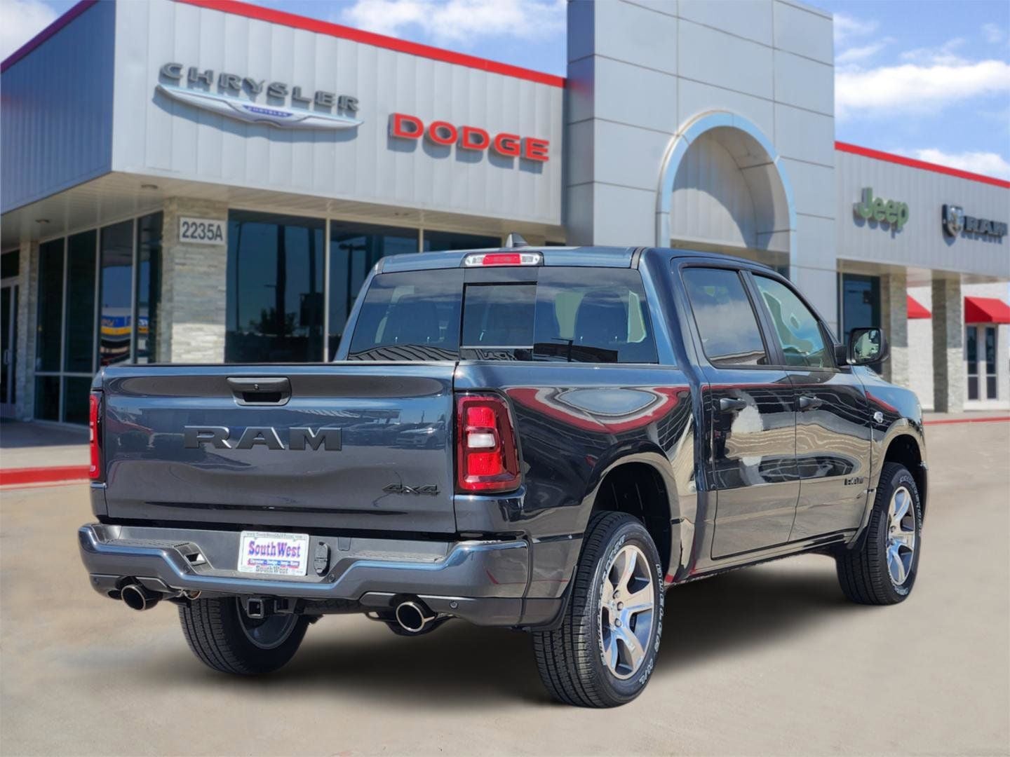 2026 RAM Ram 1500 RAM 1500 EXPRESS CREW CAB 4X4 5'7' BOX