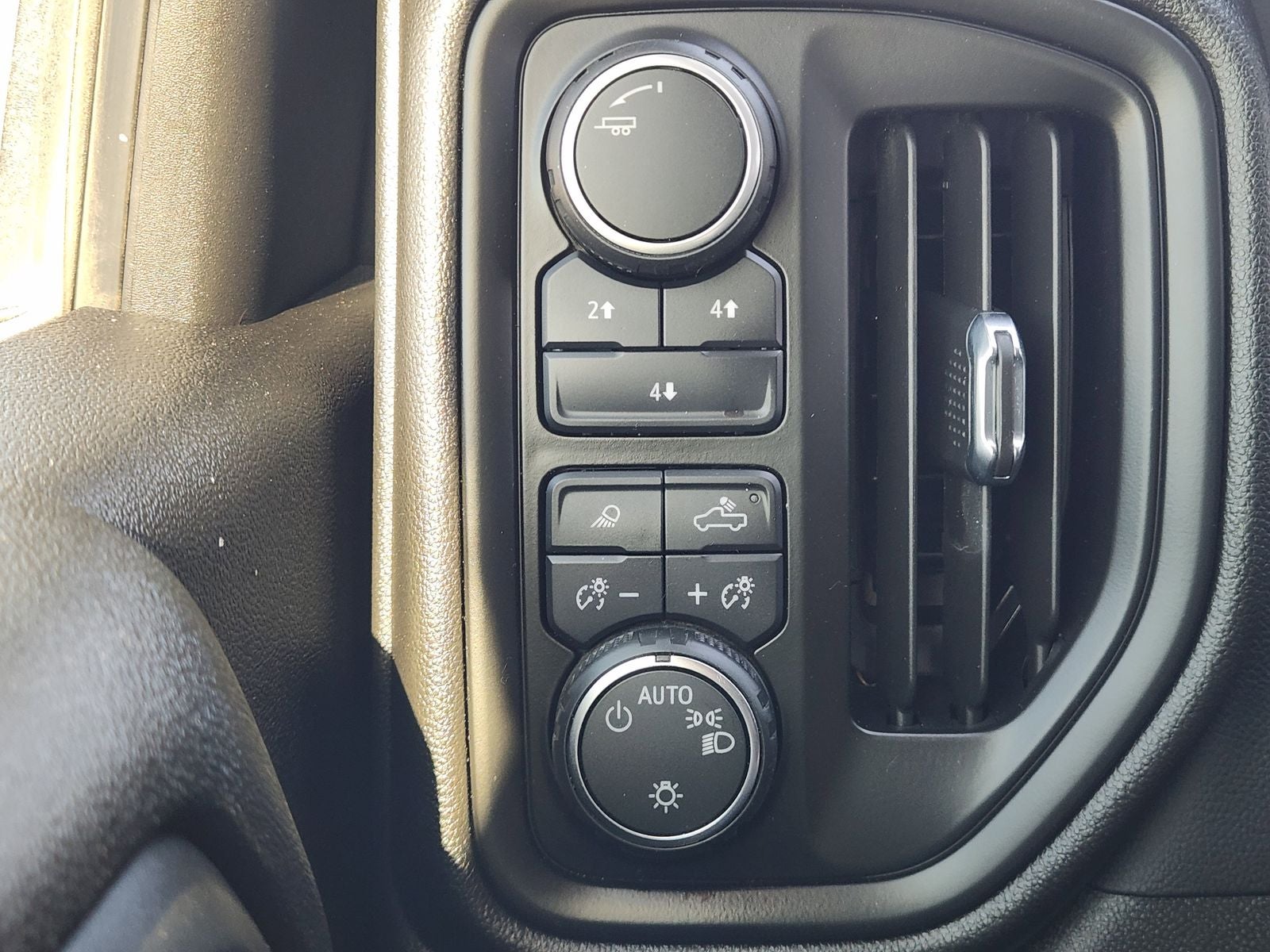 2024 Chevrolet Silverado 2500HD 4WD Double Cab Standard Bed Custom