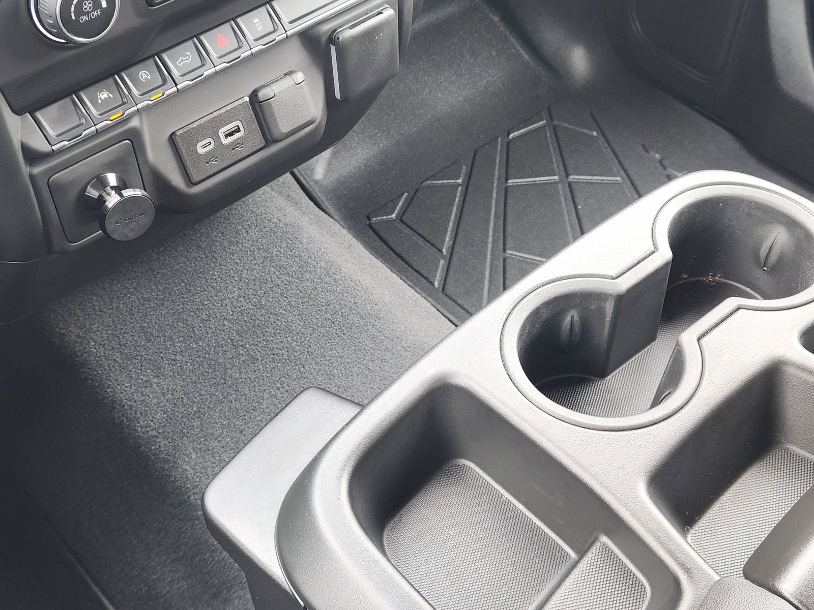 2025 Chevrolet Silverado 1500 4WD Crew Cab Short Bed Custom