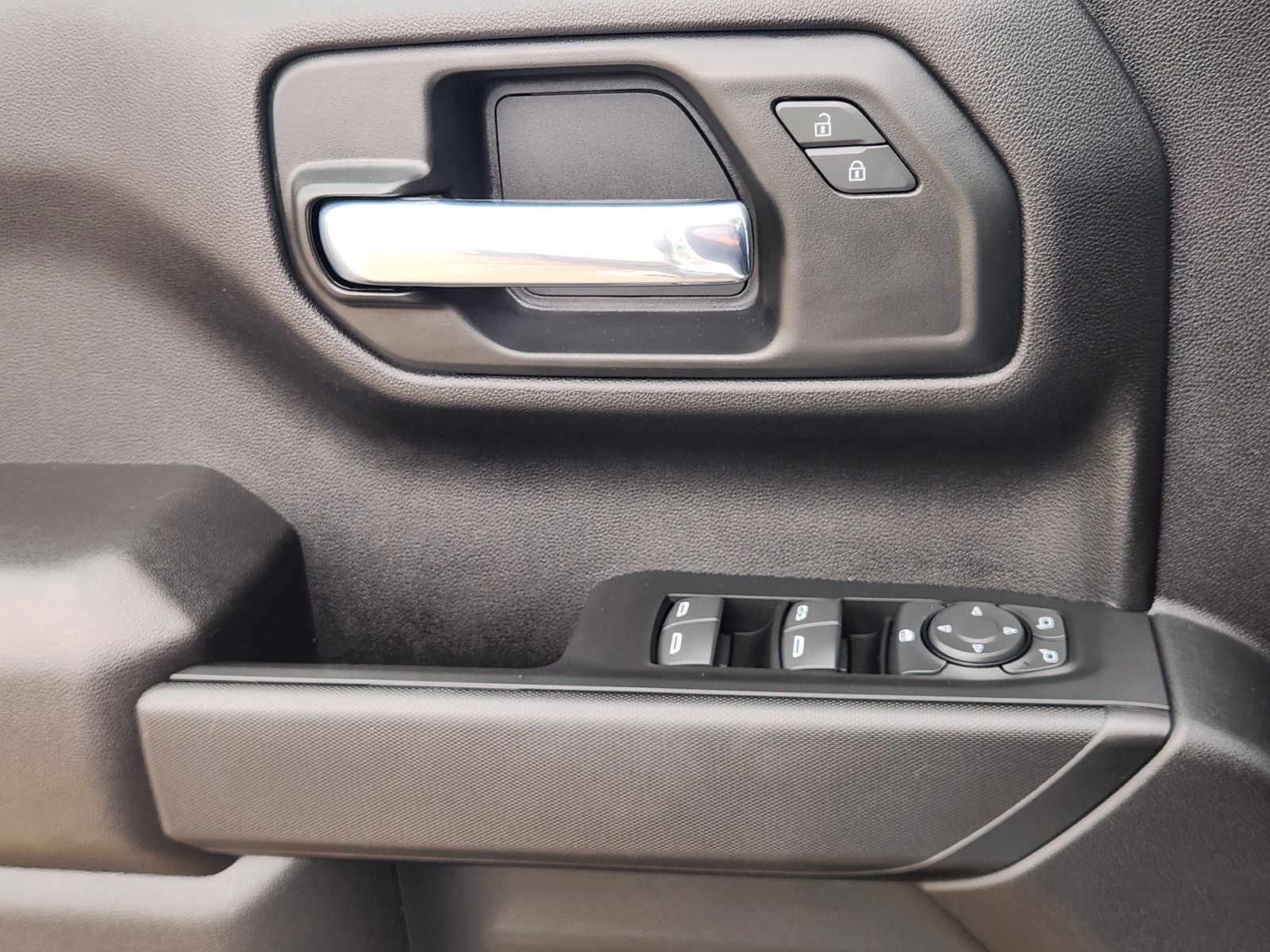 2025 Chevrolet Silverado 1500 4WD Crew Cab Short Bed Custom