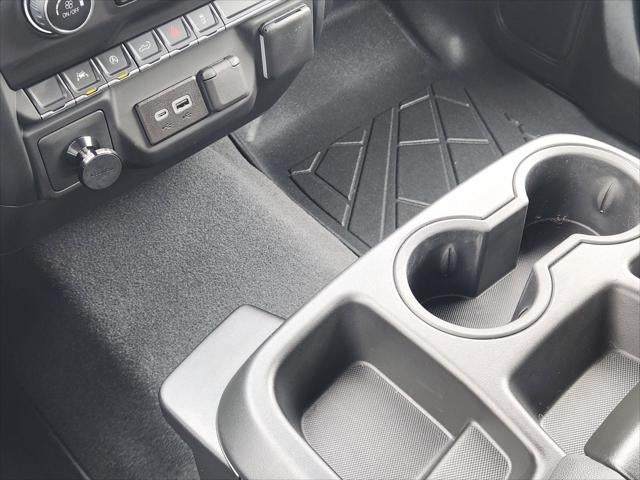 2025 Chevrolet Silverado 1500 4WD Crew Cab Short Bed Custom