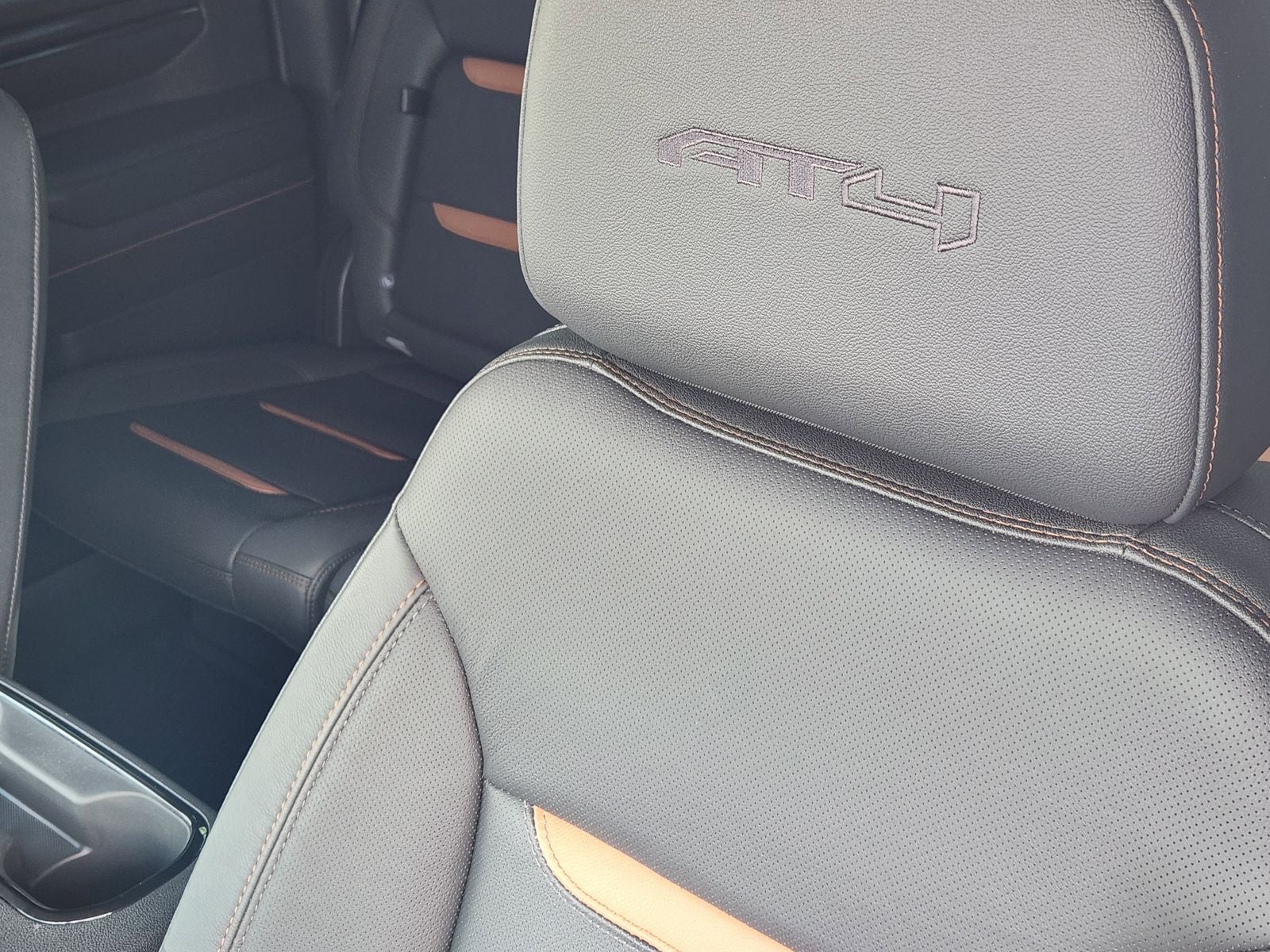 2024 GMC Sierra 2500HD 4WD Crew Cab Standard Bed AT4