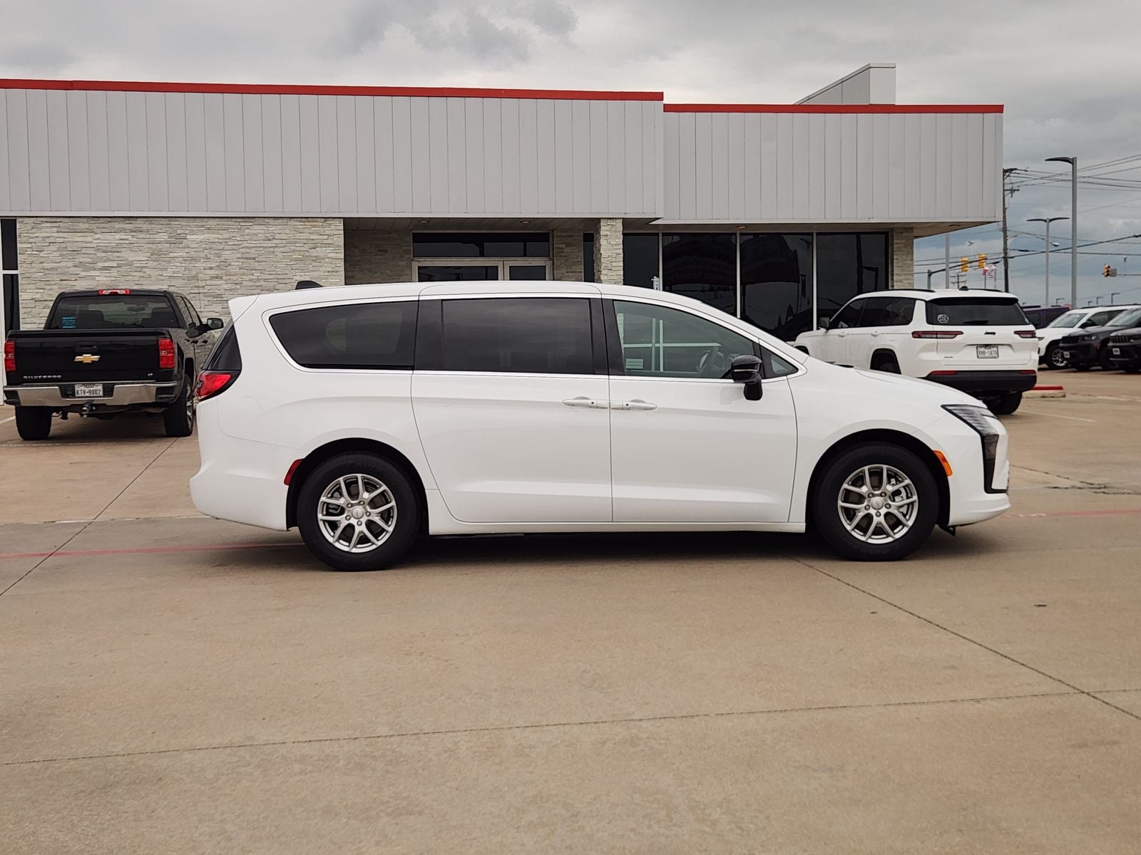 2027 Chrysler Pacifica PACIFICA SELECT