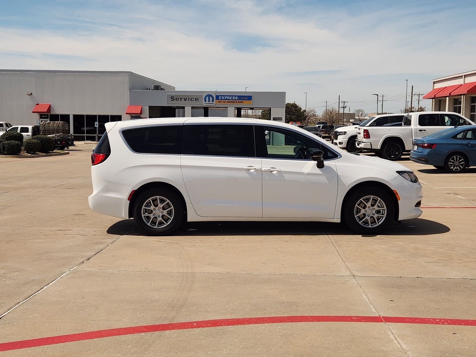 2026 Chrysler Voyager VOYAGER LX