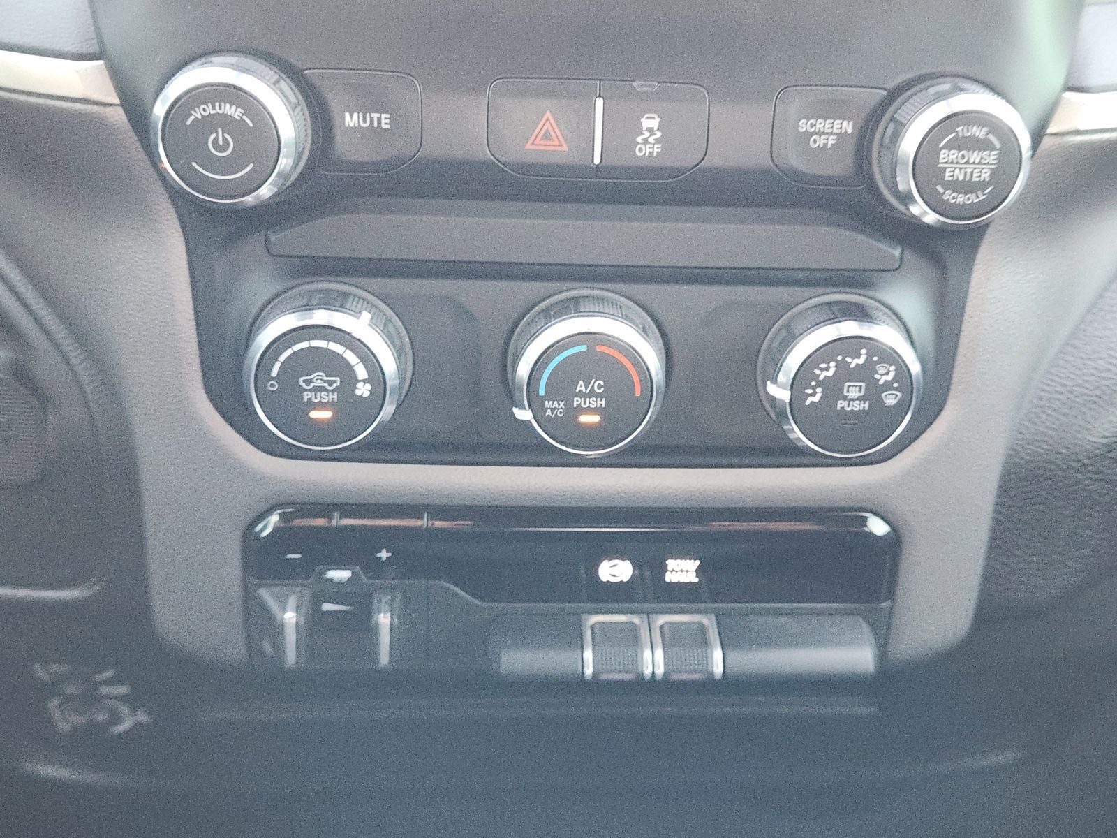 2024 RAM Ram 3500 Big Horn Crew Cab 4x4 8' Box