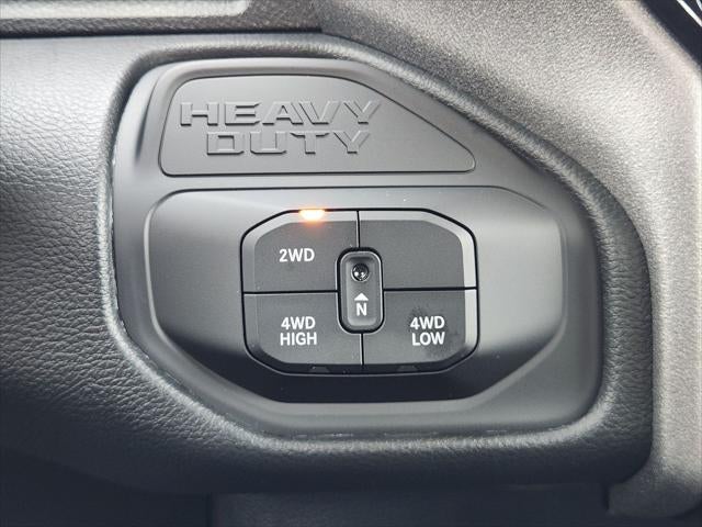 2026 RAM Ram 2500 RAM 2500 BLACK EXPRESS CREW CAB 4X4 6'4' BOX
