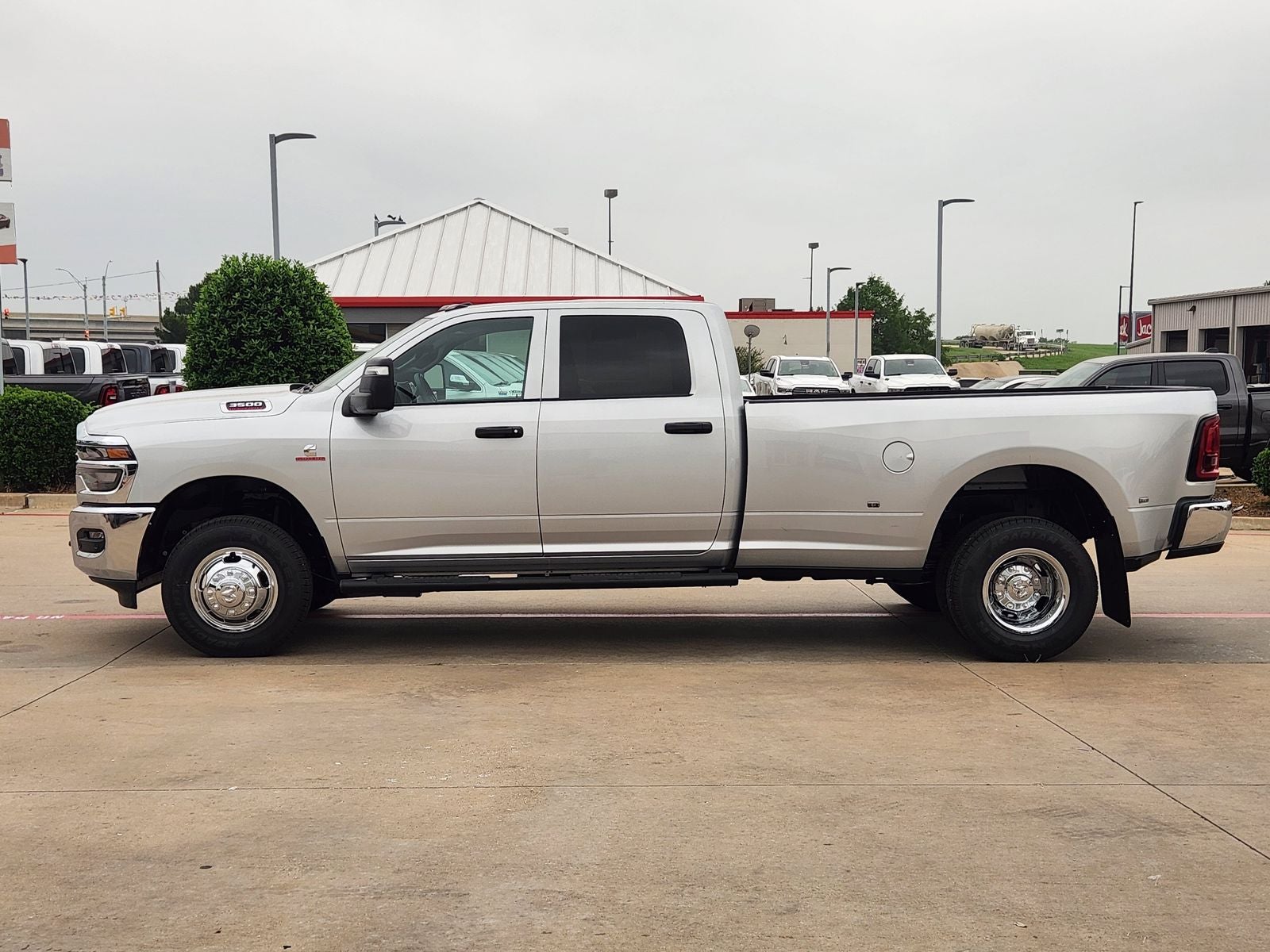 2026 RAM Ram 3500 RAM 3500 TRADESMAN CREW CAB 4X4 8' BOX