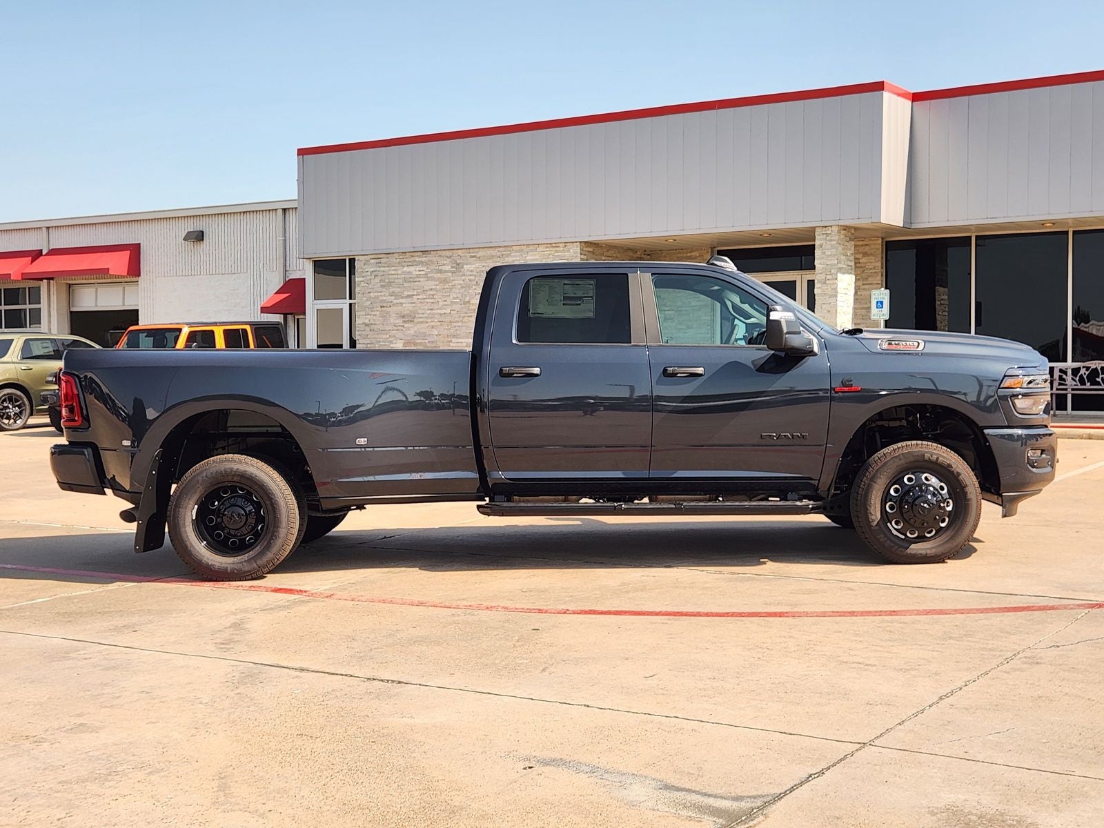 2026 RAM Ram 3500 RAM 3500 LONE STAR CREW CAB 4X4 8' BOX