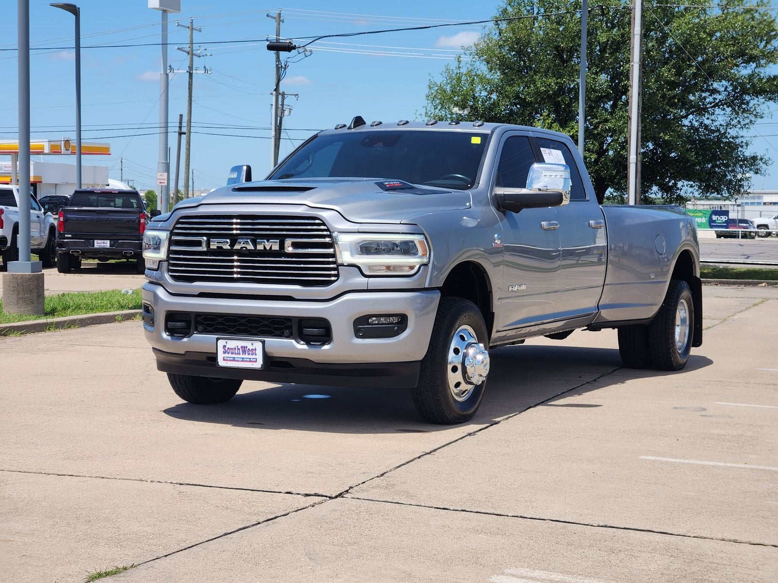 2024 RAM Ram 3500 Laramie Crew Cab 4x4 8' Box