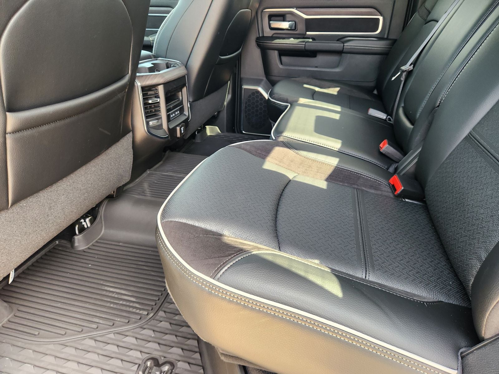 2026 RAM Ram 3500 RAM 3500 LARAMIE CREW CAB 4X4 8' BOX