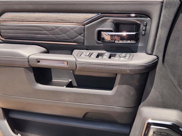 2026 RAM Ram 3500 RAM 3500 LIMITED CREW CAB 4X4 8' BOX