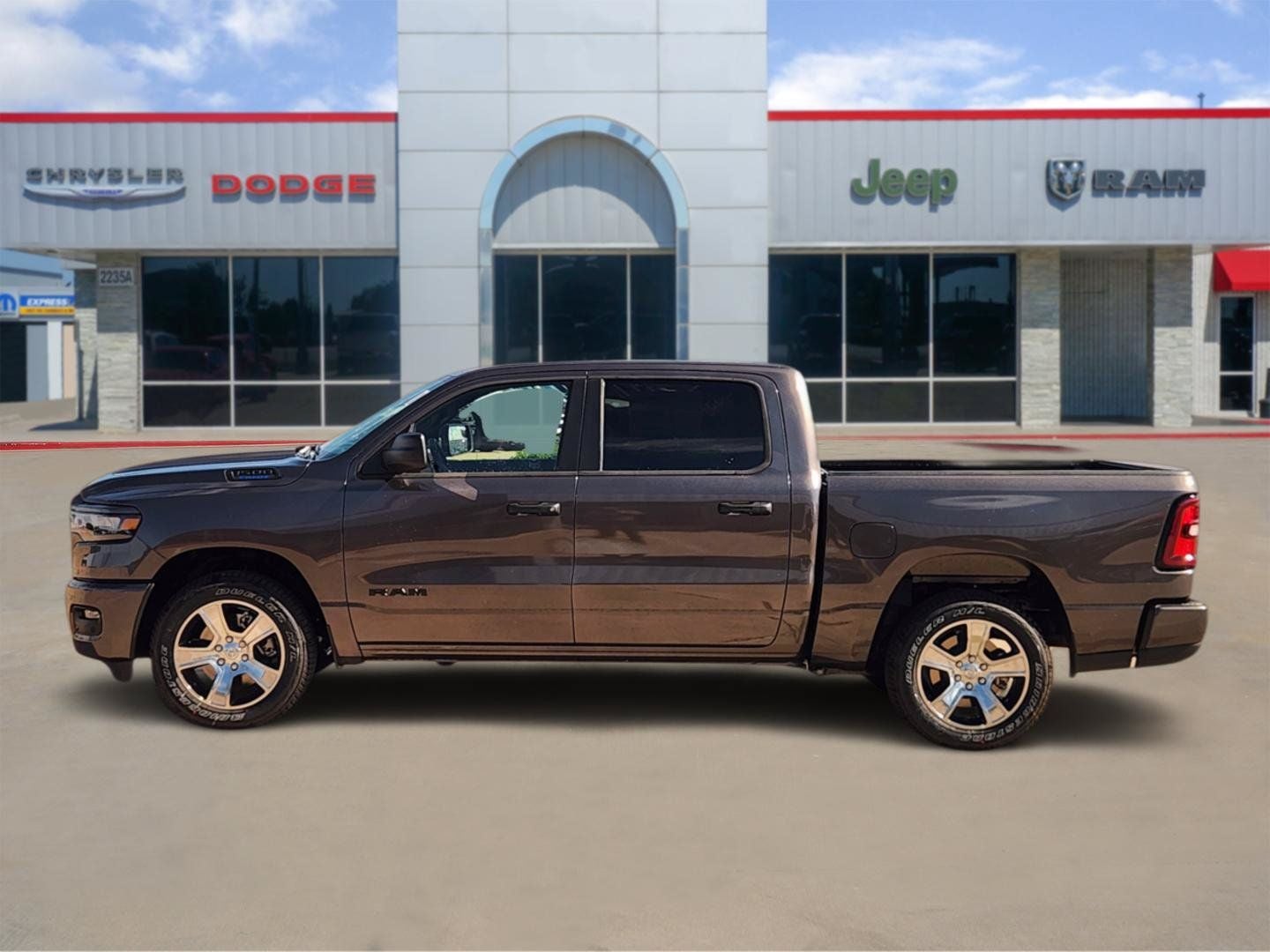 2026 RAM Ram 1500 RAM 1500 EXPRESS CREW CAB 4X2 5'7' BOX