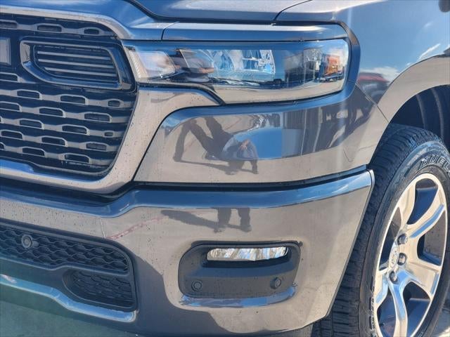 2026 RAM Ram 1500 RAM 1500 EXPRESS CREW CAB 4X2 5'7' BOX