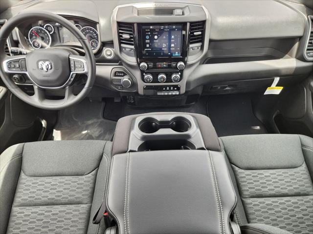 2026 RAM Ram 1500 RAM 1500 EXPRESS CREW CAB 4X2 5'7' BOX